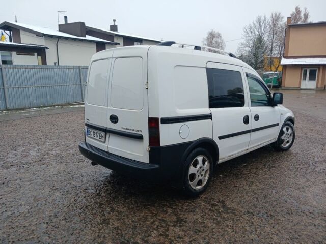 Белый Опель Комбо груз.-пасс., объемом двигателя 1.7 л и пробегом 285 тыс. км за 3300 $, фото 4 на Automoto.ua