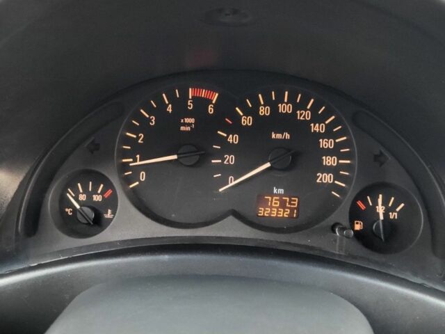 Білий Опель Комбо вант.-пас., об'ємом двигуна 1.2 л та пробігом 323 тис. км за 3750 $, фото 9 на Automoto.ua