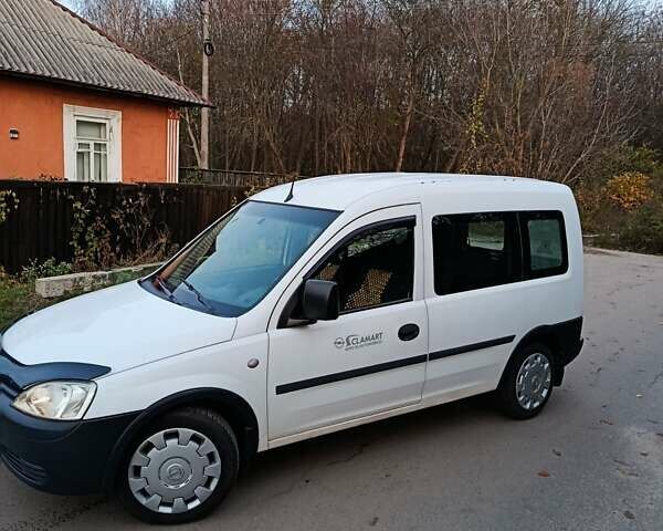 Білий Опель Комбо вант.-пас., об'ємом двигуна 1.3 л та пробігом 268 тис. км за 4500 $, фото 7 на Automoto.ua