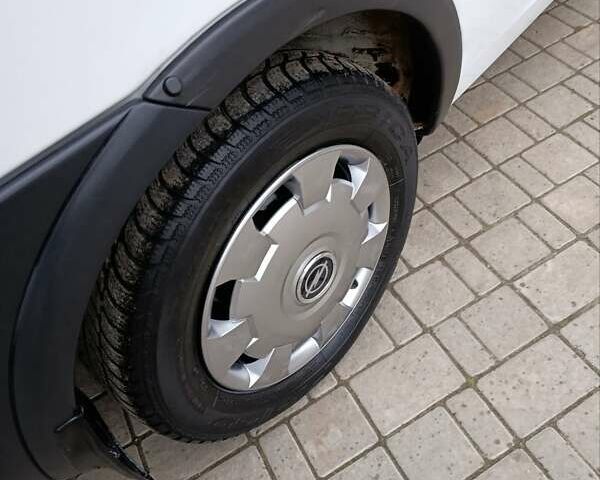 Білий Опель Комбо вант.-пас., об'ємом двигуна 1.25 л та пробігом 228 тис. км за 2999 $, фото 6 на Automoto.ua