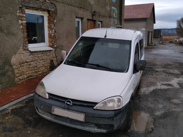 Белый Опель Комбо груз.-пасс., объемом двигателя 1.3 л и пробегом 329 тыс. км за 2000 $, фото 3 на Automoto.ua