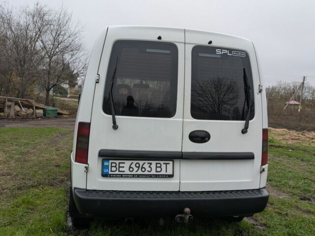 Білий Опель Комбо вант.-пас., об'ємом двигуна 1.2 л та пробігом 326 тис. км за 3500 $, фото 4 на Automoto.ua