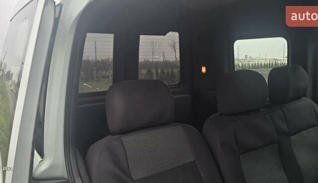 Белый Опель Комбо груз.-пасс., объемом двигателя 1.3 л и пробегом 370 тыс. км за 3650 $, фото 8 на Automoto.ua