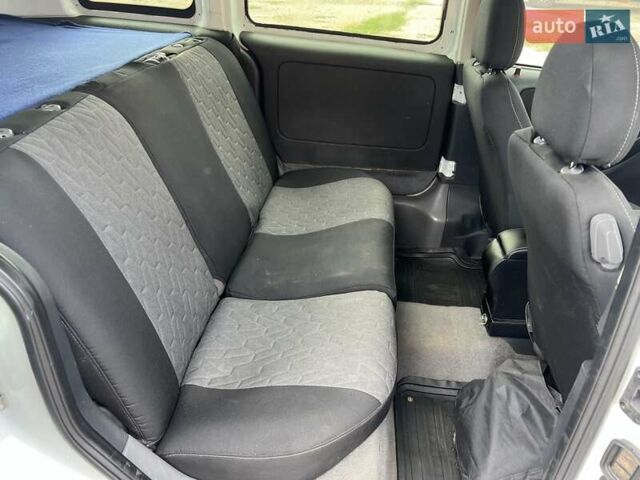 Білий Опель Комбо вант.-пас., об'ємом двигуна 1.2 л та пробігом 268 тис. км за 4300 $, фото 34 на Automoto.ua