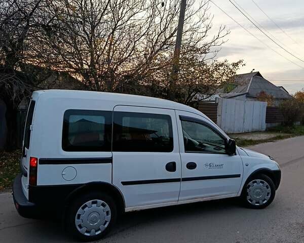 Білий Опель Комбо вант.-пас., об'ємом двигуна 1.3 л та пробігом 268 тис. км за 4500 $, фото 6 на Automoto.ua