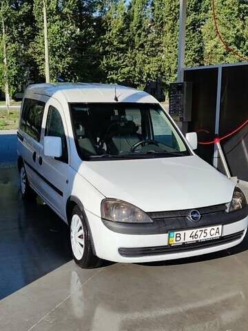 Белый Опель Комбо груз.-пасс., объемом двигателя 1.2 л и пробегом 254 тыс. км за 4150 $, фото 8 на Automoto.ua