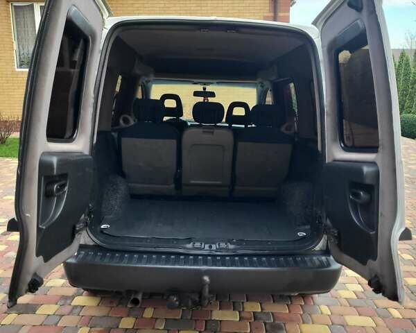 Білий Опель Комбо вант.-пас., об'ємом двигуна 1.3 л та пробігом 323 тис. км за 3750 $, фото 5 на Automoto.ua