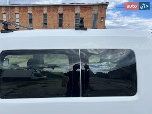 Білий Опель Комбо вант.-пас., об'ємом двигуна 1.2 л та пробігом 268 тис. км за 4300 $, фото 16 на Automoto.ua