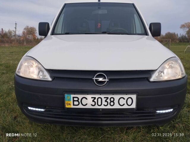 Белый Опель Комбо груз.-пасс., объемом двигателя 1.7 л и пробегом 245 тыс. км за 4177 $, фото 6 на Automoto.ua