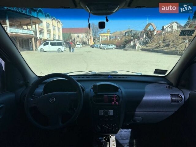 Белый Опель Комбо груз.-пасс., объемом двигателя 1.25 л и пробегом 323 тыс. км за 3500 $, фото 3 на Automoto.ua