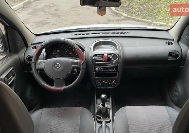 Білий Опель Комбо вант.-пас., об'ємом двигуна 1.25 л та пробігом 365 тис. км за 4000 $, фото 23 на Automoto.ua