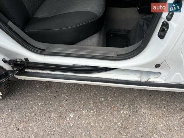 Білий Опель Комбо вант.-пас., об'ємом двигуна 1.2 л та пробігом 268 тис. км за 4300 $, фото 39 на Automoto.ua