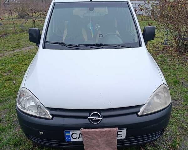 Білий Опель Комбо вант.-пас., об'ємом двигуна 1.25 л та пробігом 200 тис. км за 3300 $, фото 10 на Automoto.ua