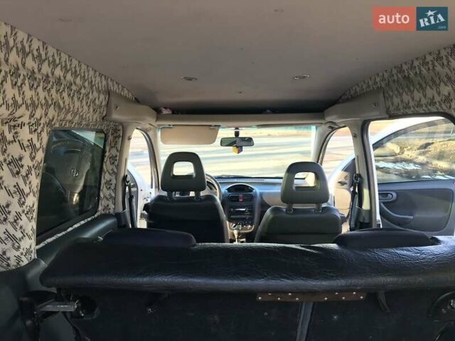 Білий Опель Комбо вант.-пас., об'ємом двигуна 1.3 л та пробігом 218 тис. км за 3600 $, фото 6 на Automoto.ua