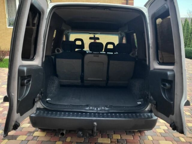 Білий Опель Комбо вант.-пас., об'ємом двигуна 1.2 л та пробігом 323 тис. км за 3750 $, фото 15 на Automoto.ua