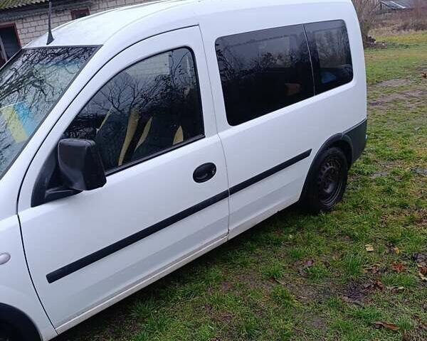 Білий Опель Комбо вант.-пас., об'ємом двигуна 1.25 л та пробігом 200 тис. км за 3300 $, фото 7 на Automoto.ua