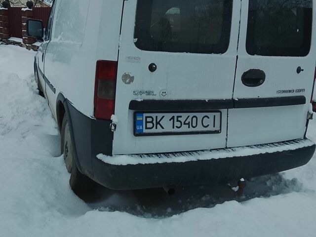 Белый Опель Комбо груз.-пасс., объемом двигателя 1.2 л и пробегом 3 тыс. км за 2400 $, фото 2 на Automoto.ua