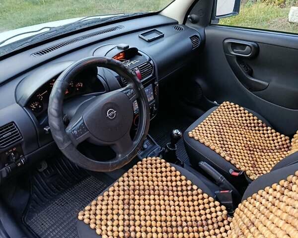 Білий Опель Комбо вант.-пас., об'ємом двигуна 1.3 л та пробігом 268 тис. км за 4500 $, фото 8 на Automoto.ua