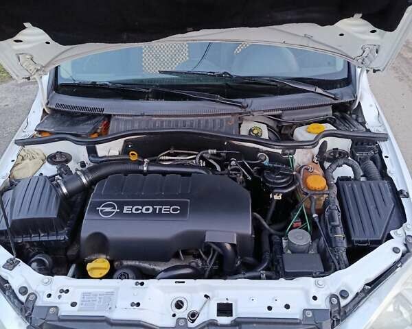 Білий Опель Комбо вант.-пас., об'ємом двигуна 1.3 л та пробігом 268 тис. км за 4500 $, фото 35 на Automoto.ua