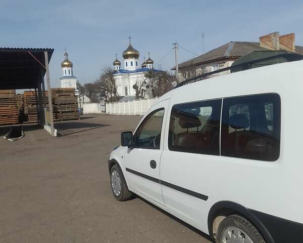 Белый Опель Комбо груз.-пасс., объемом двигателя 1.3 л и пробегом 185 тыс. км за 3900 $, фото 9 на Automoto.ua