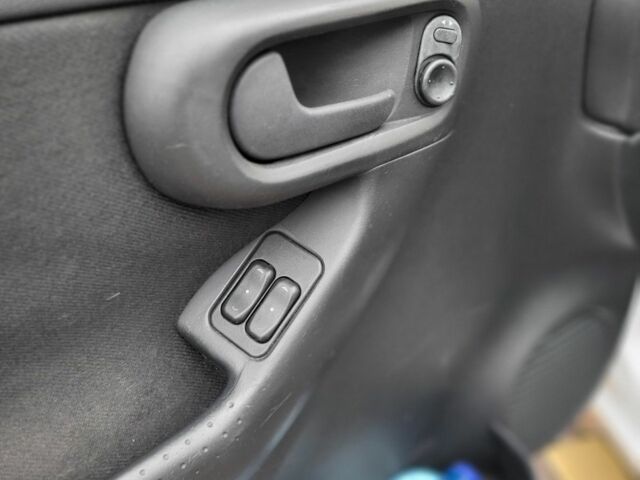 Білий Опель Комбо вант.-пас., об'ємом двигуна 1.2 л та пробігом 323 тис. км за 3750 $, фото 19 на Automoto.ua