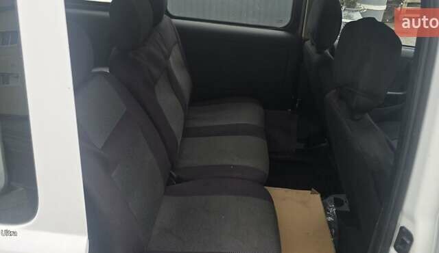 Белый Опель Комбо груз.-пасс., объемом двигателя 1.3 л и пробегом 370 тыс. км за 3650 $, фото 7 на Automoto.ua