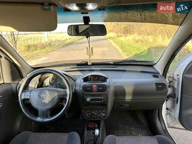 Белый Опель Комбо груз.-пасс., объемом двигателя 1.25 л и пробегом 292 тыс. км за 4999 $, фото 11 на Automoto.ua