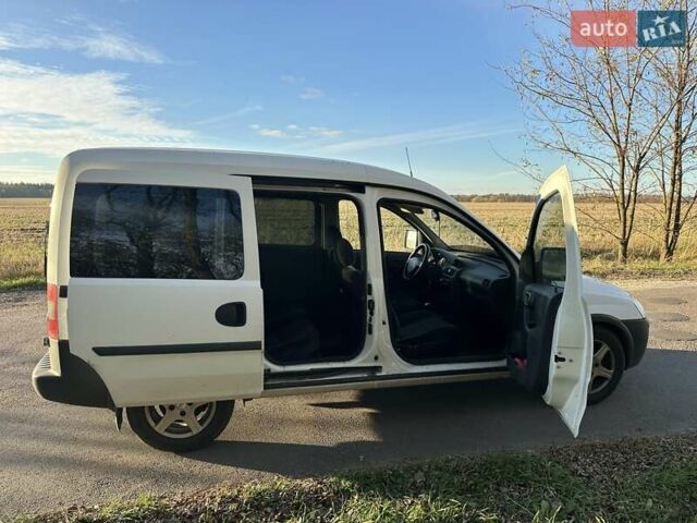 Белый Опель Комбо груз.-пасс., объемом двигателя 1.25 л и пробегом 292 тыс. км за 4999 $, фото 8 на Automoto.ua
