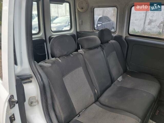 Білий Опель Комбо вант.-пас., об'ємом двигуна 1.6 л та пробігом 298 тис. км за 3550 $, фото 22 на Automoto.ua