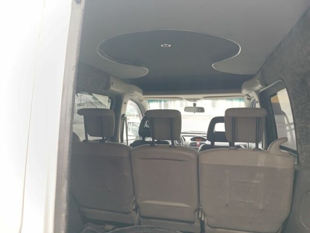 Белый Опель Комбо груз.-пасс., объемом двигателя 1.7 л и пробегом 285 тыс. км за 3300 $, фото 7 на Automoto.ua