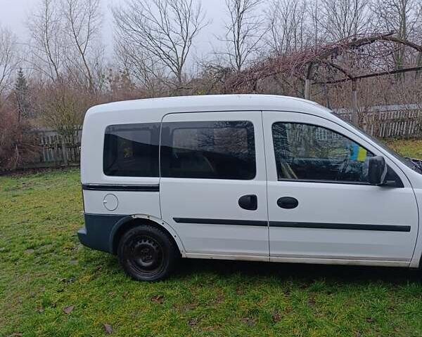 Білий Опель Комбо вант.-пас., об'ємом двигуна 1.25 л та пробігом 200 тис. км за 3300 $, фото 5 на Automoto.ua