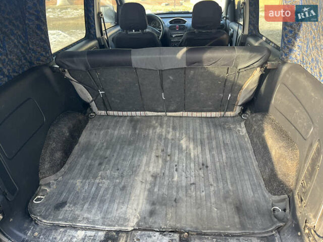 Білий Опель Комбо вант.-пас., об'ємом двигуна 1.3 л та пробігом 300 тис. км за 2750 $, фото 3 на Automoto.ua