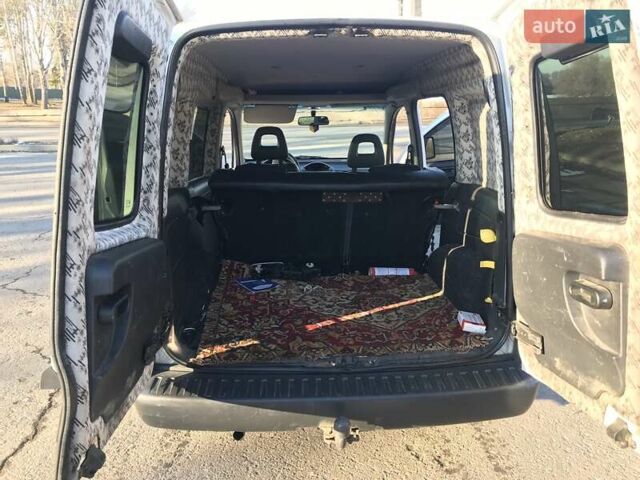 Білий Опель Комбо вант.-пас., об'ємом двигуна 1.3 л та пробігом 218 тис. км за 3600 $, фото 5 на Automoto.ua