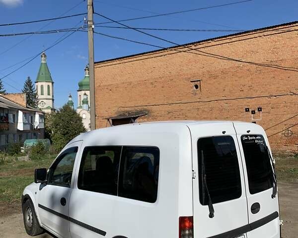 Белый Опель Комбо груз.-пасс., объемом двигателя 1.25 л и пробегом 390 тыс. км за 3500 $, фото 2 на Automoto.ua
