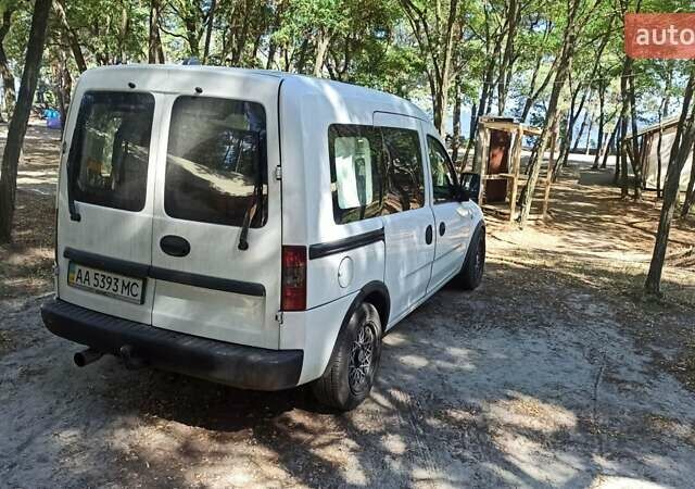 Білий Опель Комбо вант.-пас., об'ємом двигуна 1.7 л та пробігом 385 тис. км за 4700 $, фото 6 на Automoto.ua