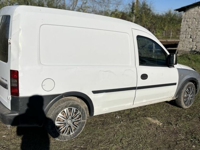 Белый Опель Комбо груз.-пасс., объемом двигателя 1.2 л и пробегом 31 тыс. км за 2300 $, фото 3 на Automoto.ua