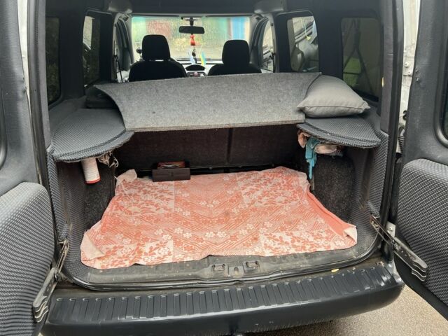 Белый Опель Комбо груз.-пасс., объемом двигателя 1.3 л и пробегом 310 тыс. км за 4100 $, фото 6 на Automoto.ua