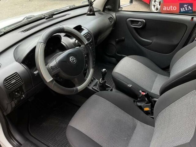 Белый Опель Комбо груз.-пасс., объемом двигателя 1.2 л и пробегом 422 тыс. км за 4200 $, фото 14 на Automoto.ua