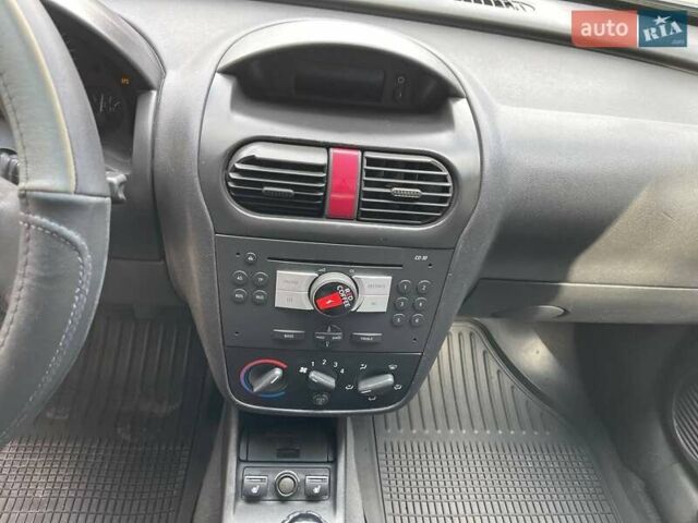 Белый Опель Комбо груз.-пасс., объемом двигателя 1.2 л и пробегом 422 тыс. км за 4200 $, фото 16 на Automoto.ua