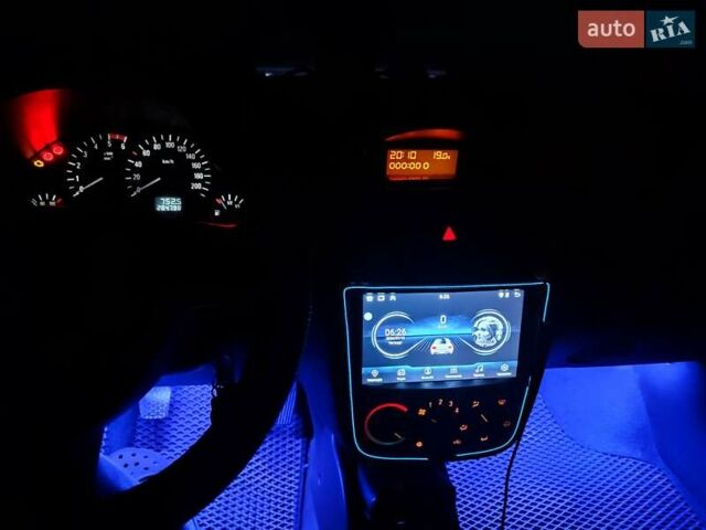 Белый Опель Комбо груз.-пасс., объемом двигателя 1.3 л и пробегом 285 тыс. км за 5000 $, фото 8 на Automoto.ua
