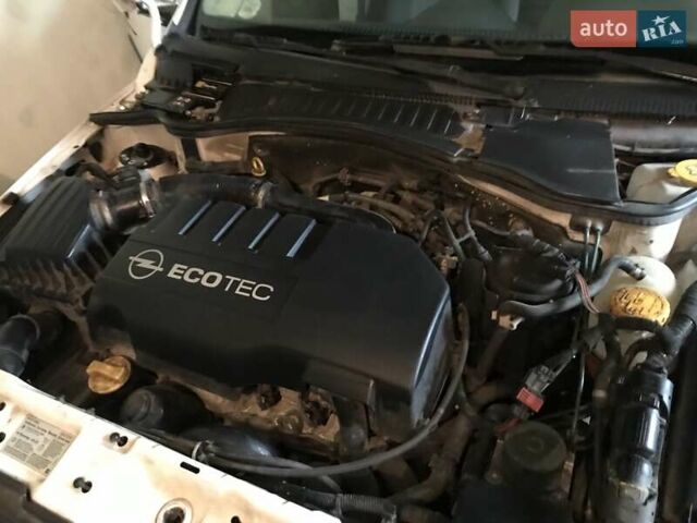 Белый Опель Комбо груз.-пасс., объемом двигателя 1.25 л и пробегом 130 тыс. км за 4200 $, фото 3 на Automoto.ua