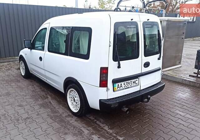 Білий Опель Комбо вант.-пас., об'ємом двигуна 1.7 л та пробігом 385 тис. км за 4700 $, фото 16 на Automoto.ua