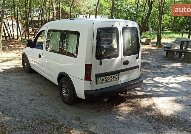 Білий Опель Комбо вант.-пас., об'ємом двигуна 1.7 л та пробігом 385 тис. км за 4700 $, фото 5 на Automoto.ua