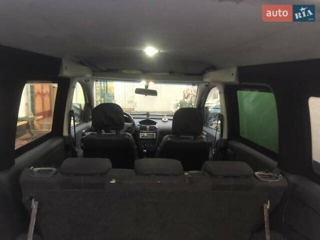 Білий Опель Комбо вант.-пас., об'ємом двигуна 1.69 л та пробігом 200 тис. км за 3750 $, фото 17 на Automoto.ua