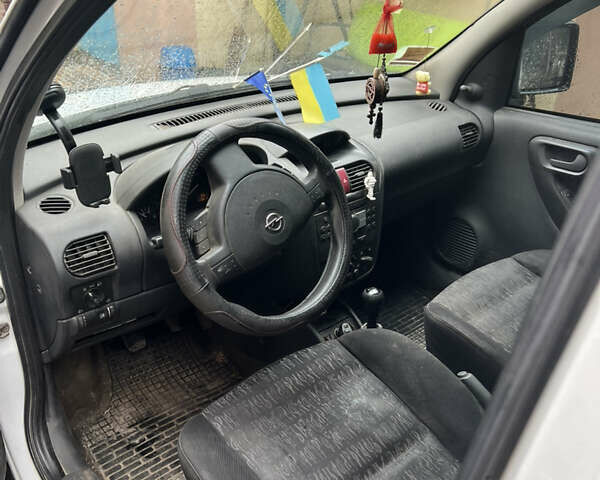 Белый Опель Комбо груз.-пасс., объемом двигателя 1.3 л и пробегом 310 тыс. км за 4100 $, фото 18 на Automoto.ua