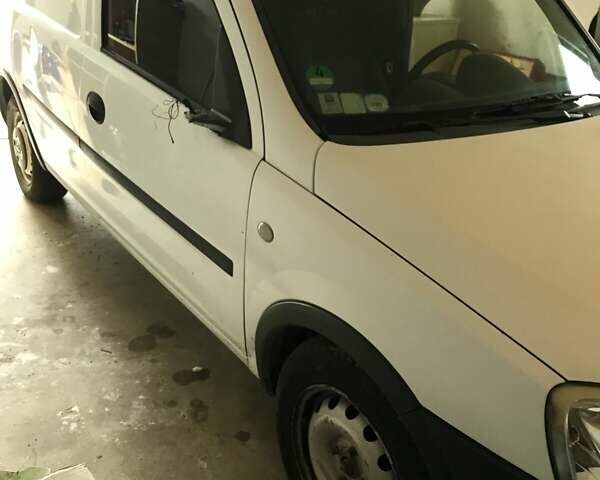 Белый Опель Комбо груз.-пасс., объемом двигателя 1.25 л и пробегом 130 тыс. км за 4200 $, фото 10 на Automoto.ua