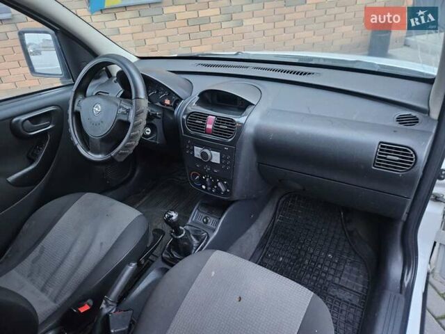 Білий Опель Комбо вант.-пас., об'ємом двигуна 1.25 л та пробігом 373 тис. км за 3600 $, фото 18 на Automoto.ua