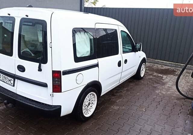 Білий Опель Комбо вант.-пас., об'ємом двигуна 1.7 л та пробігом 385 тис. км за 4700 $, фото 18 на Automoto.ua