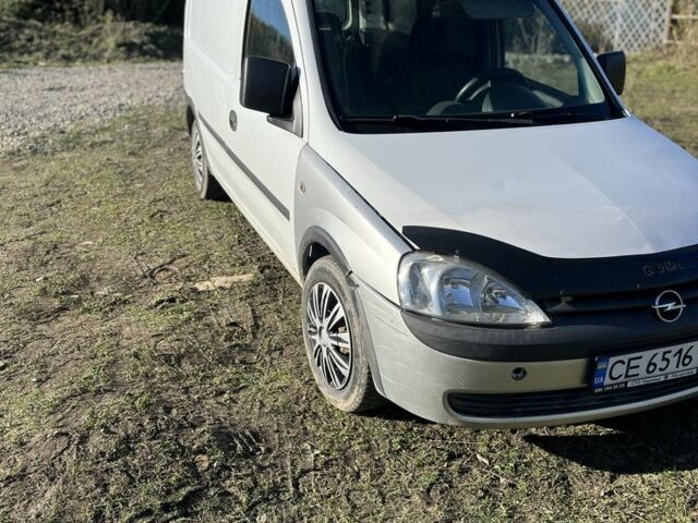 Белый Опель Комбо груз.-пасс., объемом двигателя 1.2 л и пробегом 31 тыс. км за 2300 $, фото 1 на Automoto.ua