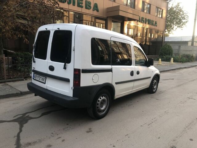 Опель Комбо груз.-пасс. 2007 в Виннице на Automoto.ua Белый Опель Комбо груз.-пасс., объемом двигателя 1.2 л и пробегом 374 тыс. км за 3300 $, фото 1 на Automoto.ua